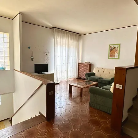 P032 - Porto Recanati, Cielo-terra A 100 Mt Dal Mare Daire *